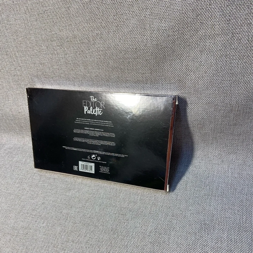 Coates London The Editor Palette -new england. Brand new. 18 pieces.